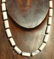 21809 Bone necklace